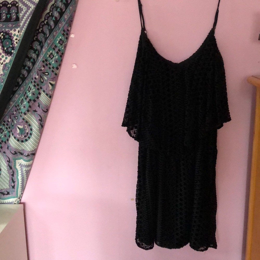 Size L black sleeveless dress